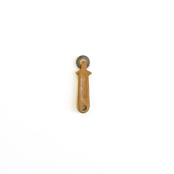 Zipper pull charm, Roulette (CC2059)