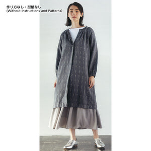 Front Open One-piece Dress with Raglan Sleeves "a" (without instruction and pattern) in "Yoko Saito, Clothes and Bags to Make Every Day Fun"