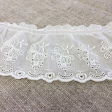 Frilled Lace, White flower, Price per 0.1m