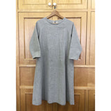 One-piece Dress with Raglan Sleeve b, Light gray (without instructions and patterns) in "Yoko Saito, Comfortable Clothes and Bags"